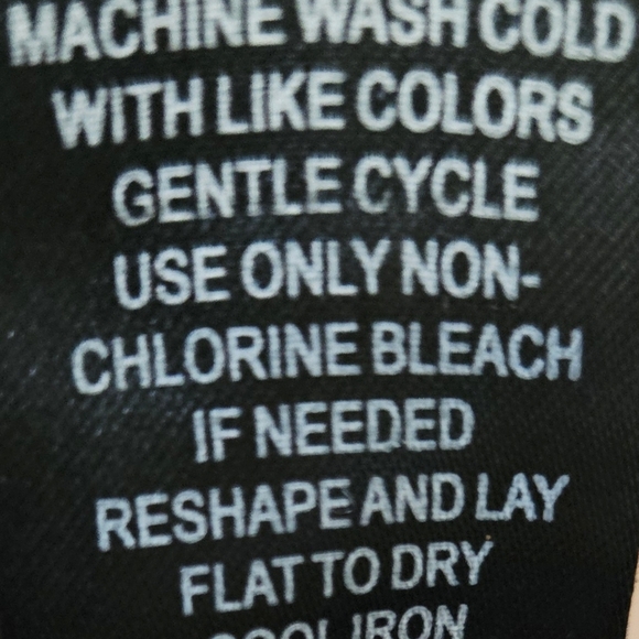 TORRID Plus Size Angelica Floral Blue Sheer Sleeveless Twisted Front Halter Top - Picture 11 of 15